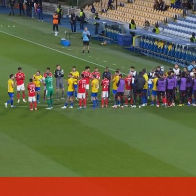 Despedida de Pizzi com médio aplaudido de pé e guarda de honra de Benfica e Estoril