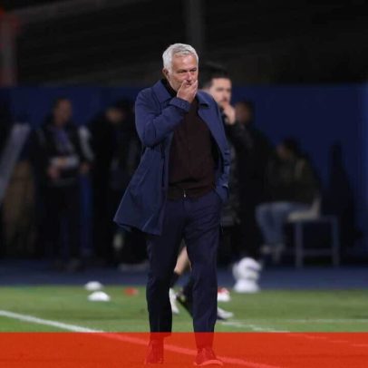 José Mourinho em conferência transmitida em direto