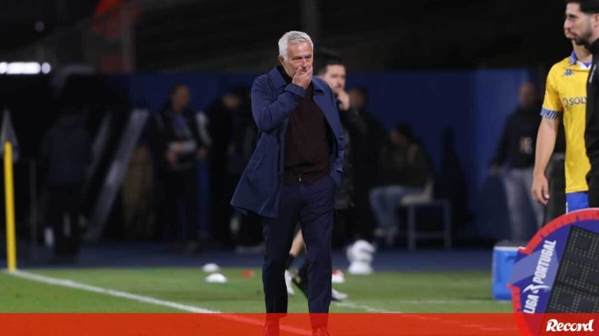 José Mourinho no Estoril-Benfica