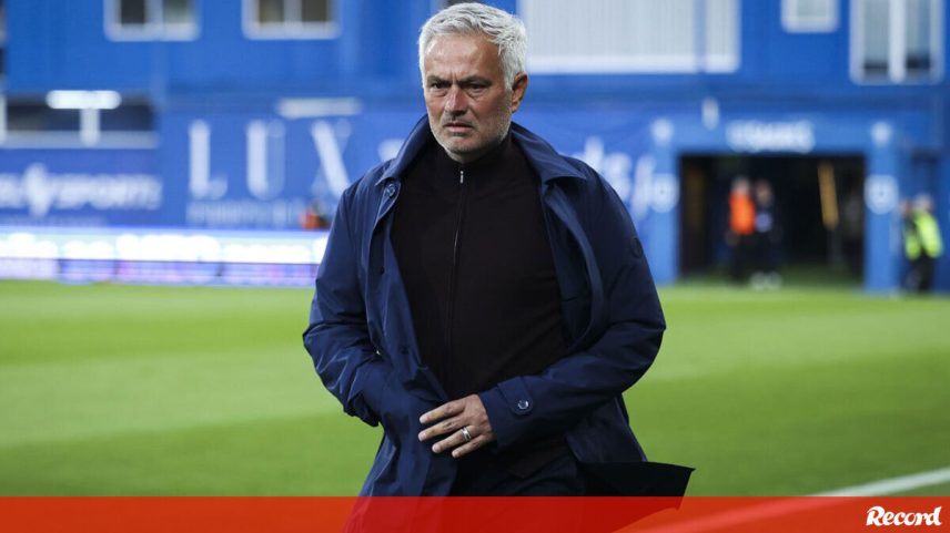 «Uma solução de urgência, em tempos de urgência»: 'Marca' reforça que Mourinho vai voltar ao Real Madrid
