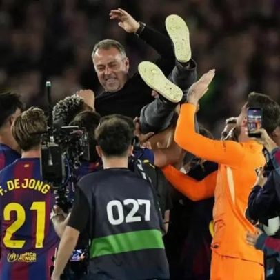 Hansi Flick renova com o Barcelona até 2028