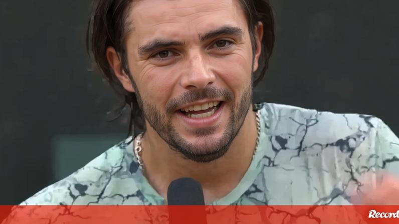 Após brilhar em Roland Garros, Jaime Faria lembrou portugueses do PSG e o público reagiu assim