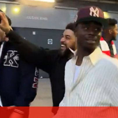 Arsenal: jogadores apanhados por adeptos numa festa às 5 da manhã