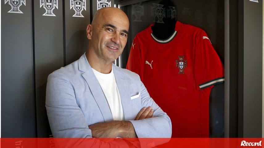 Roberto Martínez: «Paulinho merece estar na Seleção como 9»