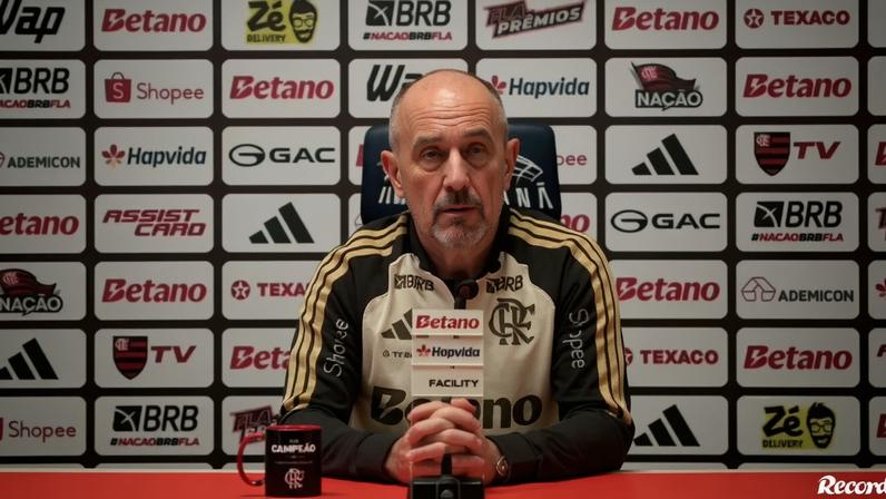 Leonardo Jardim critica arbitragem após duelo com Abel Ferreira