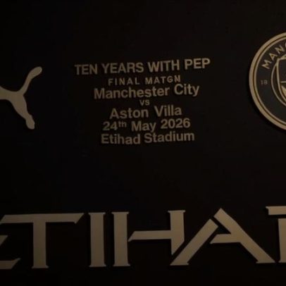Manchester City despede-se de Guardiola com camisola especial