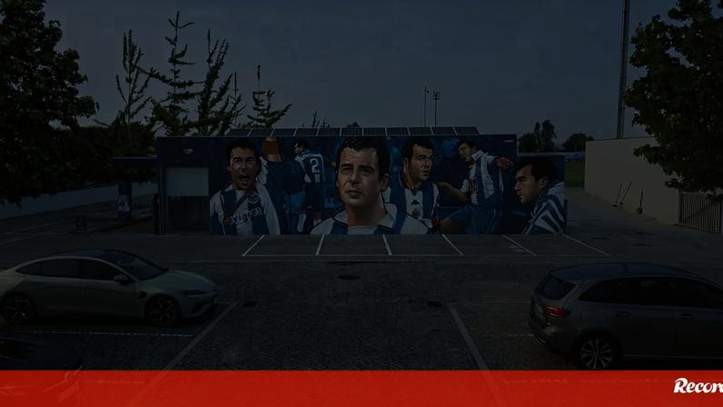 FC Porto homenageia Jorge Costa com mural no Olival