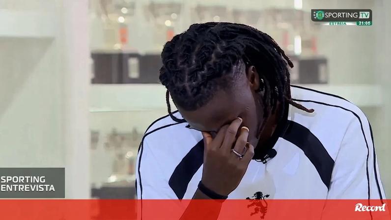 Quenda despede-se em lágrimas e diz que o Sporting ficou na sua vida