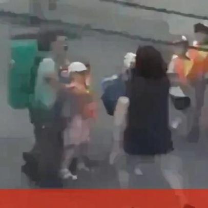 Homem corre em estação suíça onde quatro pessoas foram esfaqueadas
