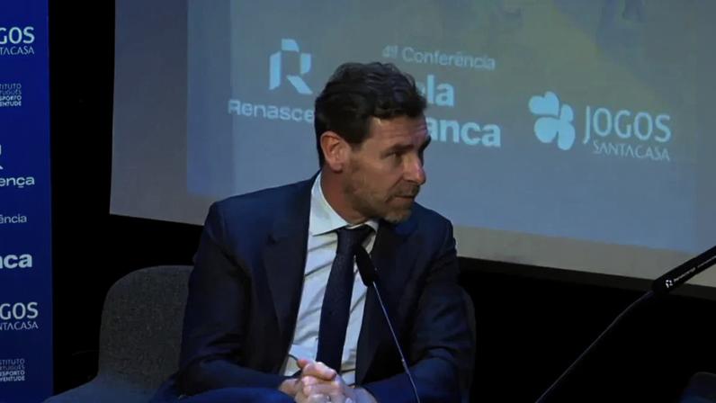 Villas-Boas: poucos contactos com jogadores consagrados são sinal de proteção