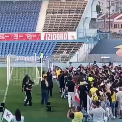 Ronaldinho e Deco entram em campo no Restelo para Jogo das Estrelas