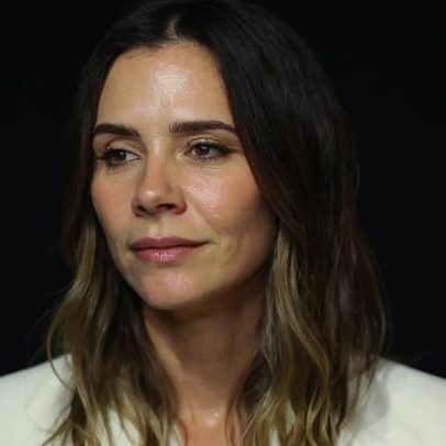 Victoria Beckham ignora ruído em tempos de crise
