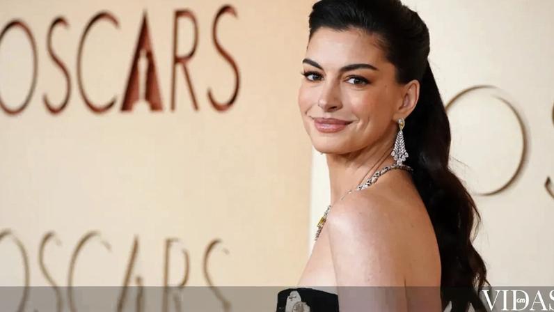 Anne Hathaway revela ter ficado cega de um olho durante dez anos