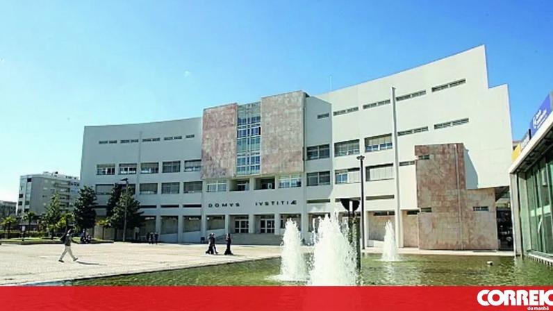 Assaltam empresa com isqueiro em formato de revólver