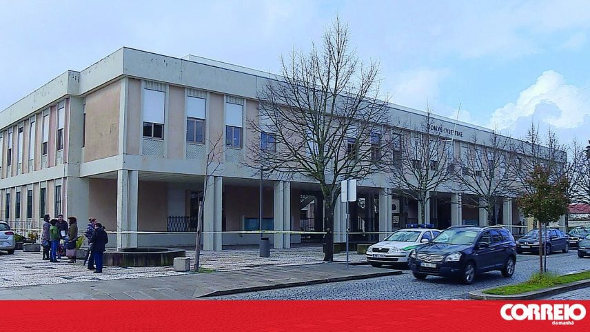 Homem suspeito de matar após insultos à filha inicia julgamento em Penafiel