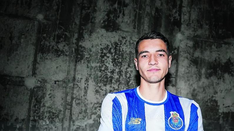 Deco deseja levar Kiwior ao Barcelona