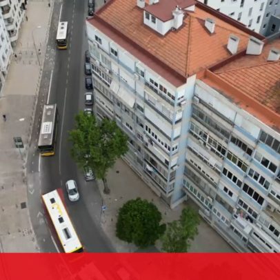 Colisão entre autocarro e carro bloqueia o trânsito em Benfica
