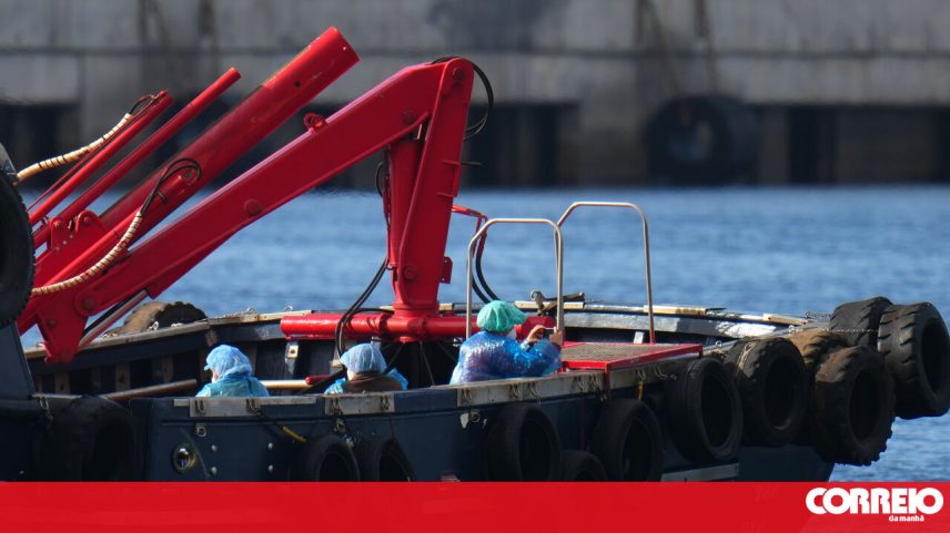 Primeiro grupo de passageiros com hantavírus deixa o cruzeiro
