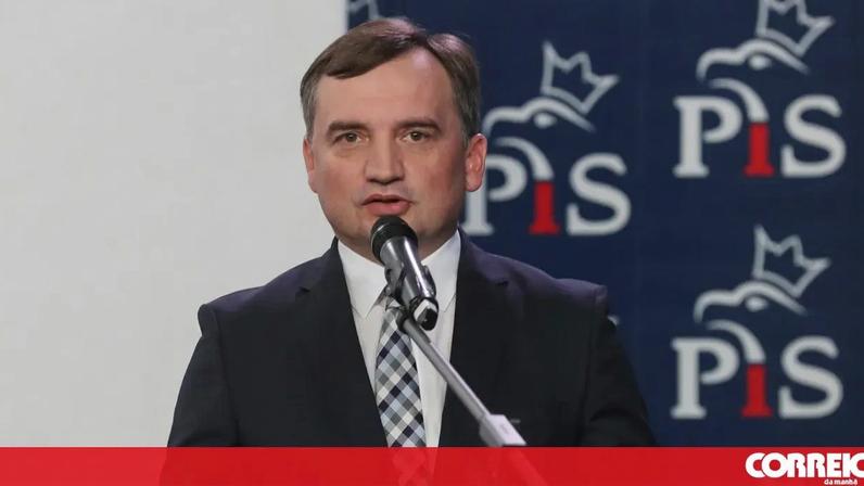 Zbigniew Ziobro é procurado por várias acusações criminais na Polónia
