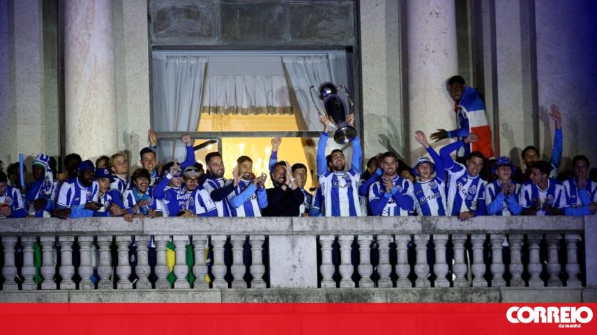 Festa do campeão pintou de azul a noite da Invicta