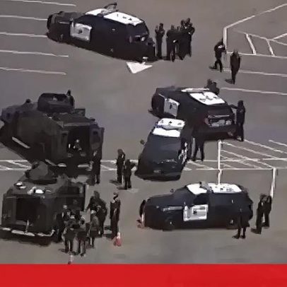 Mais de 30 armas apreendidas em casas de suspeitos de ataque a mesquita nos EUA
