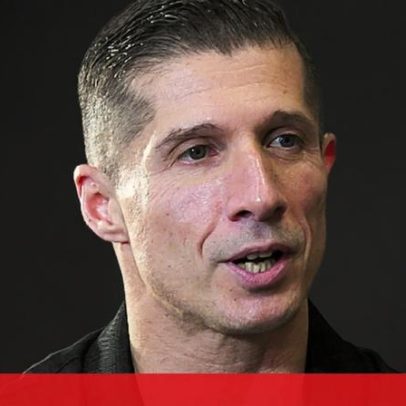 Paulo Azevedo, nascido sem mãos e sem pernas, prova que pode superar desafios