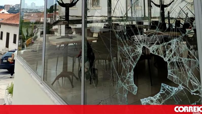Assalto e vandalismo a café em Coimbra