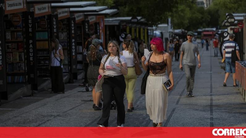 Feira do Livro de Lisboa inicia com temperaturas elevadas e altas expectativas