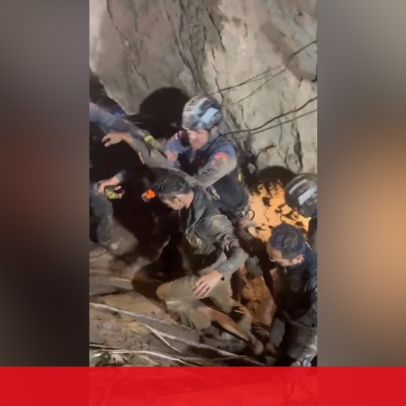 Cinco sobreviventes resgatados de gruta inundada no Laos, duas desaparecidas