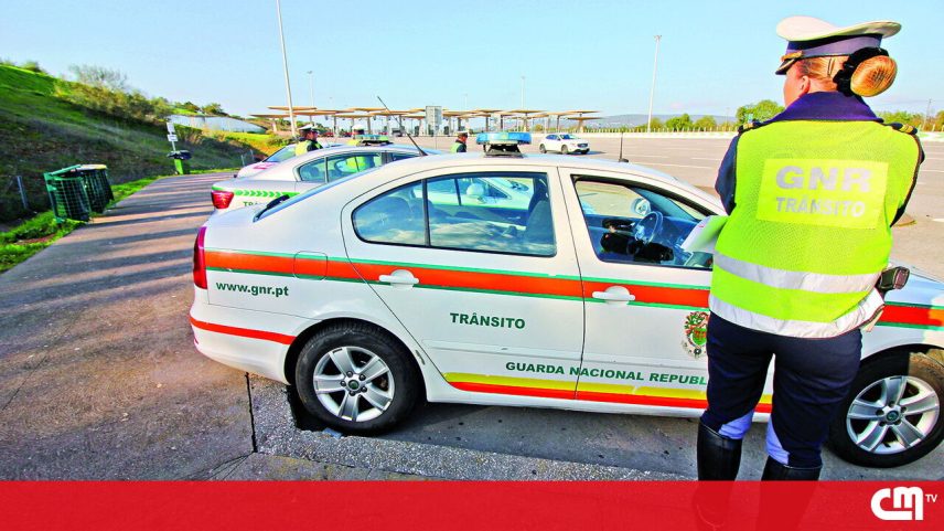 Ladrão de carro planeia crime devido à falta de gasolina