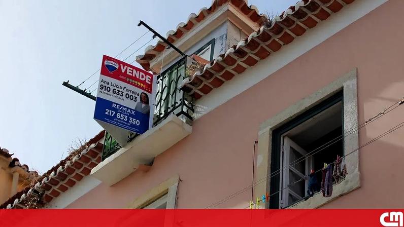 Agente imobiliária e solicitadora detidas no Algarve acusadas de mais de 100 crimes de burla e falsificação