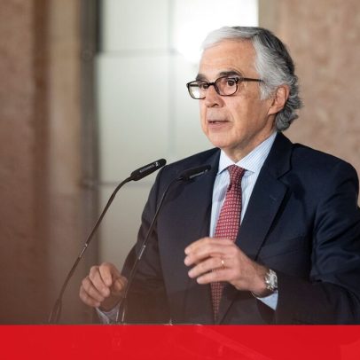 Aguiar Branco acumula salário e pensão; Presidente da AR recebe 13 mil euros