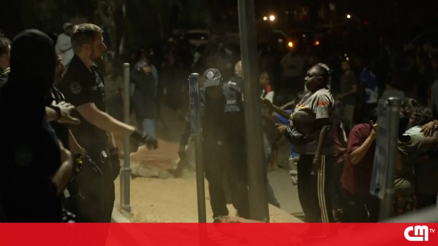 Multidão atinge hospital onde está o suspeito da morte de menina de 5 anos