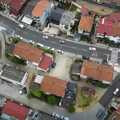Bairro social com mais de 60 anos será demolido; moradores realojados em contentores