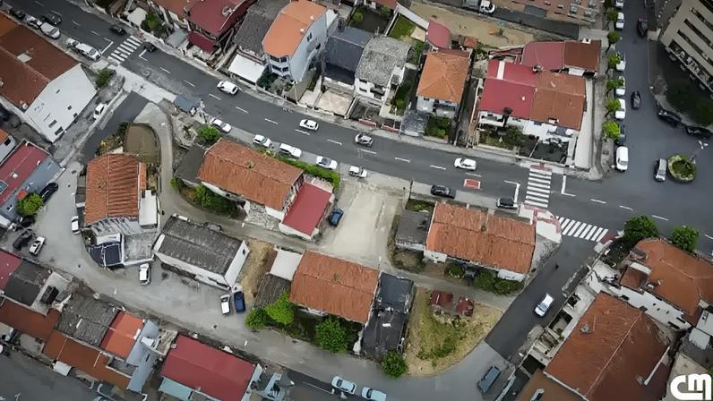 Bairro social com mais de 60 anos será demolido; moradores realojados em contentores
