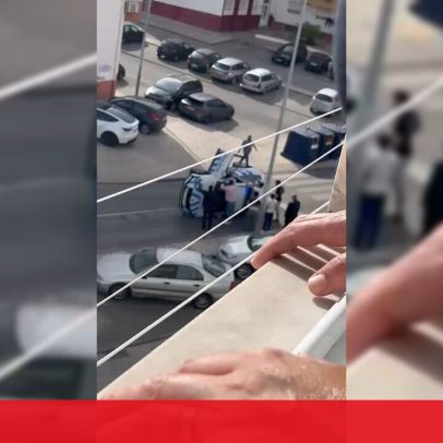 Carro da PSP capota no Seixal após colisão; dois agentes feridos
