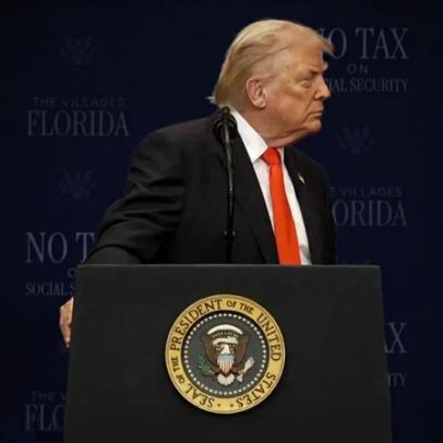 Trump reclama do som durante discurso na Flórida