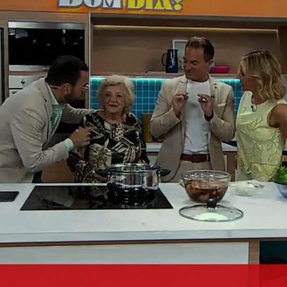 Receita de arroz de frango com pimentos ensinada por Jorge Guerreiro e a mãe