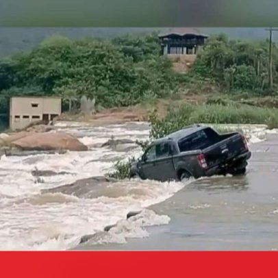 Imagem mostra furgão que empresário português conduzia engolido por crocodilo