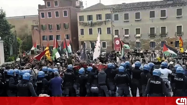 Manifestantes pró-Palestina confrontam polícia na Bienal de Veneza