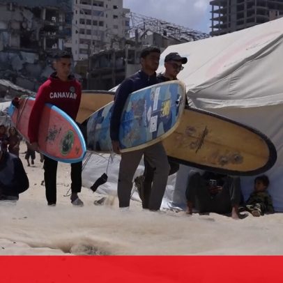Surfistas em Gaza procuram paz entre destroços