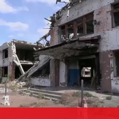 Ataques na Ucrânia continuam após cessar-fogo; edifícios destruídos
