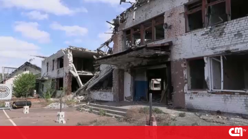 Ataques na Ucrânia continuam após cessar-fogo; edifícios destruídos