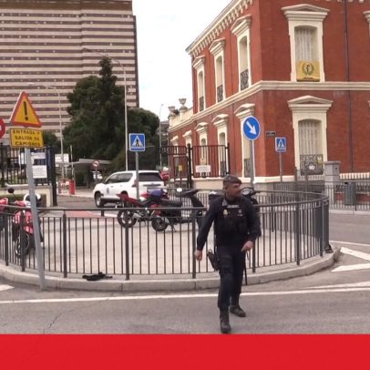 Passageiros espanhóis de navio com hantavírus chegam a hospital em Madrid