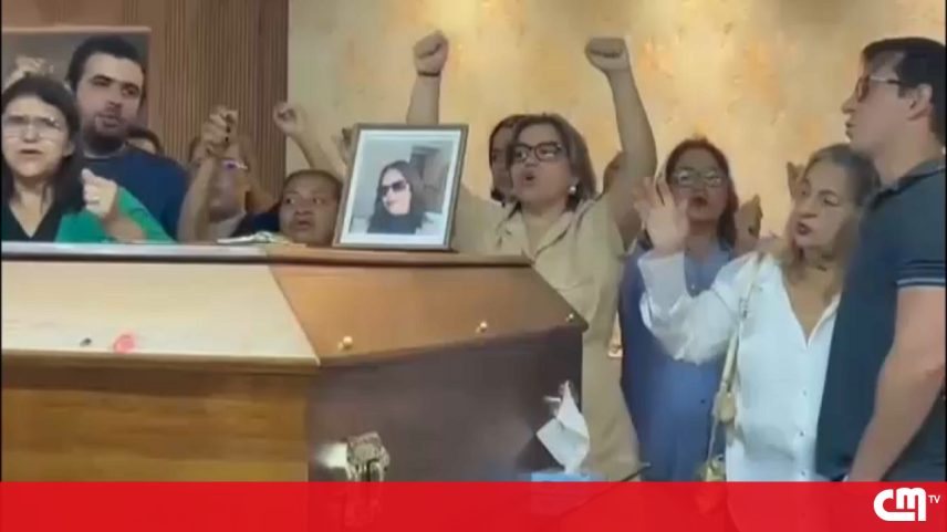 Marido e filho de 14 anos de ama assassinada pela patroa na Amadora pedem justiça