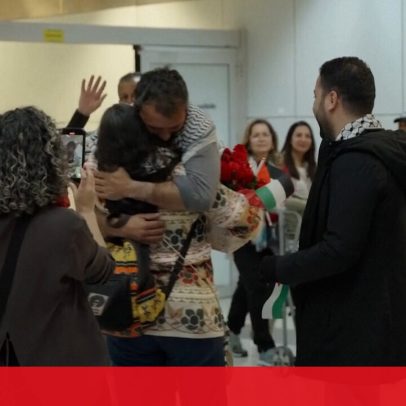 Ativista brasileiro chega a São Paulo após detenção em Israel por flotilha