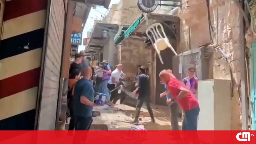 Confrontos entre judeus nacionalistas e palestinianos em Jerusalém, vídeo