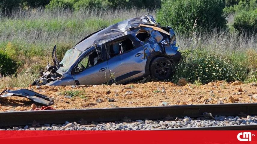Carro abalroado por comboio em Portimão, vítima mortal e quatro feridos