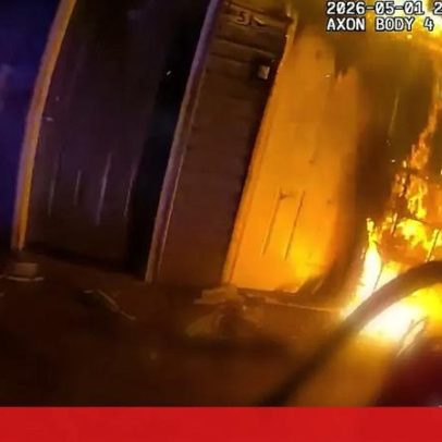 Polícia salva mãe e dois filhos de casa em chamas nos EUA