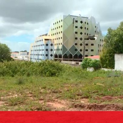 Dificuldades económicas interrompem obra em Alcobaça por Tomás Fonsseca